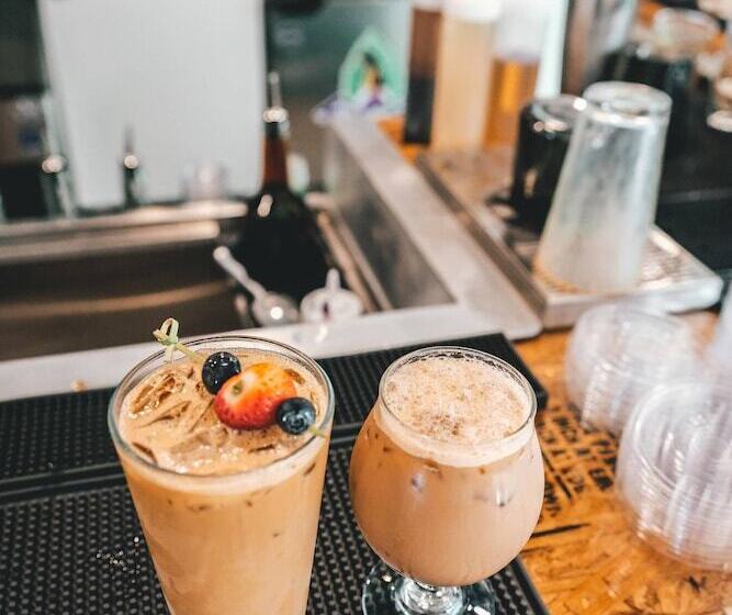 酒店 Courtyard By Marriott Waikiki Beach