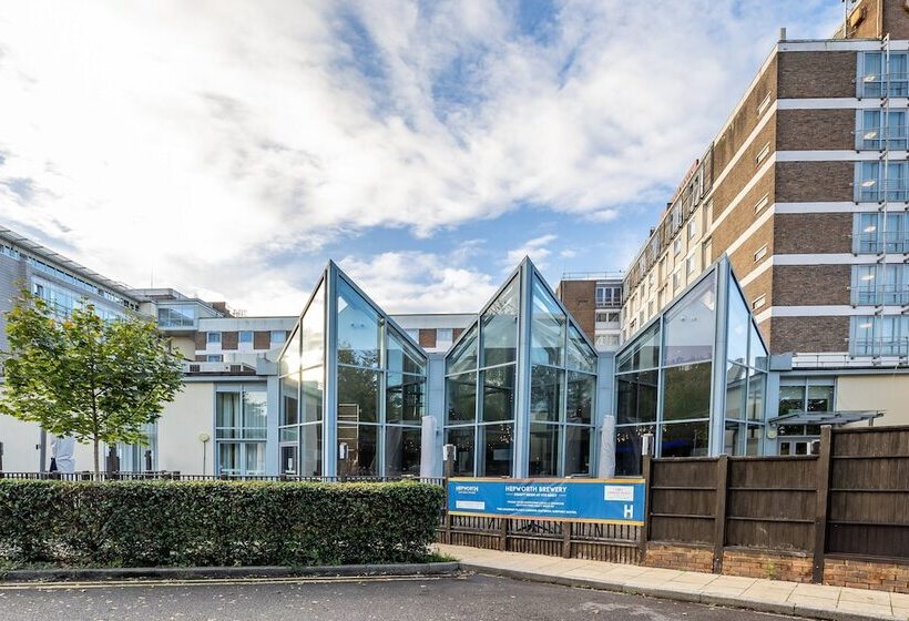 Отель Crowne Plaza London Gatwick Airport, An Ihg