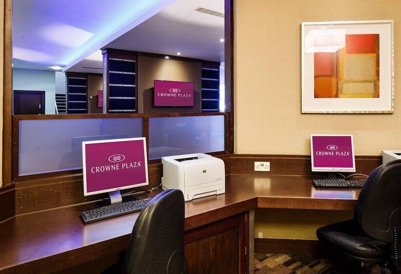 Отель Crowne Plaza London Gatwick Airport, An Ihg