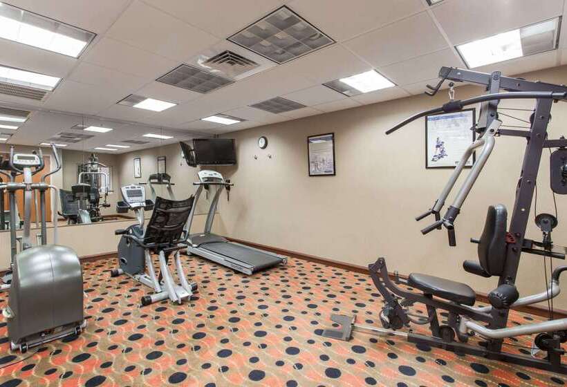 فندق Days Inn & Suites By Wyndham Fort Pierce I95