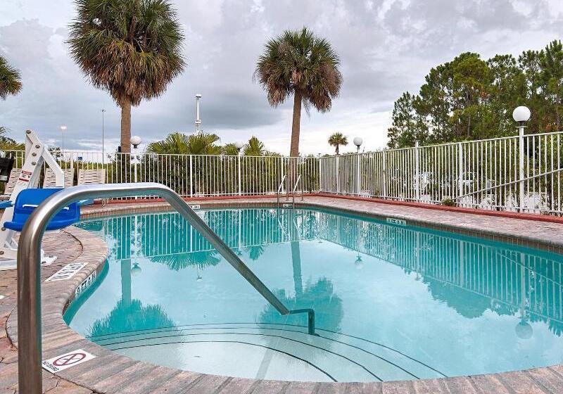 فندق Days Inn & Suites By Wyndham Fort Pierce I95