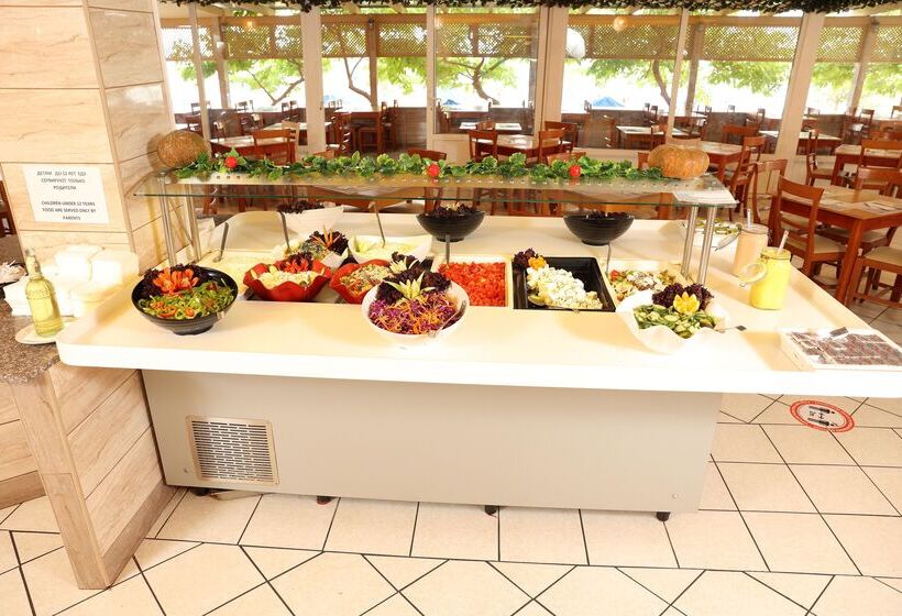 Отель Eri Beach & Village