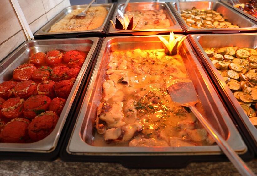 Отель Eri Beach & Village