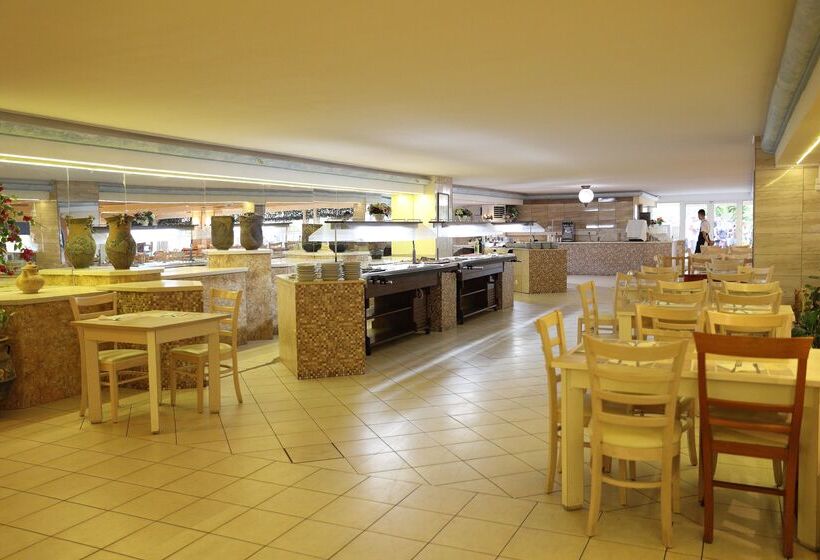 Отель Eri Beach & Village