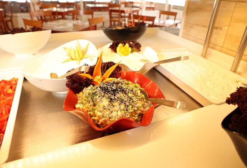 Отель Eri Beach & Village