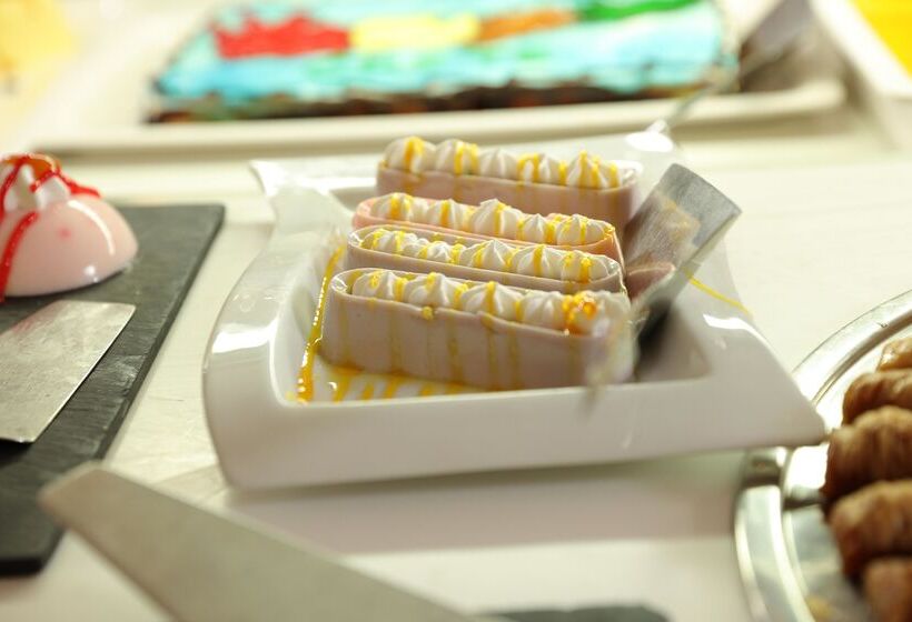 Отель Eri Beach & Village