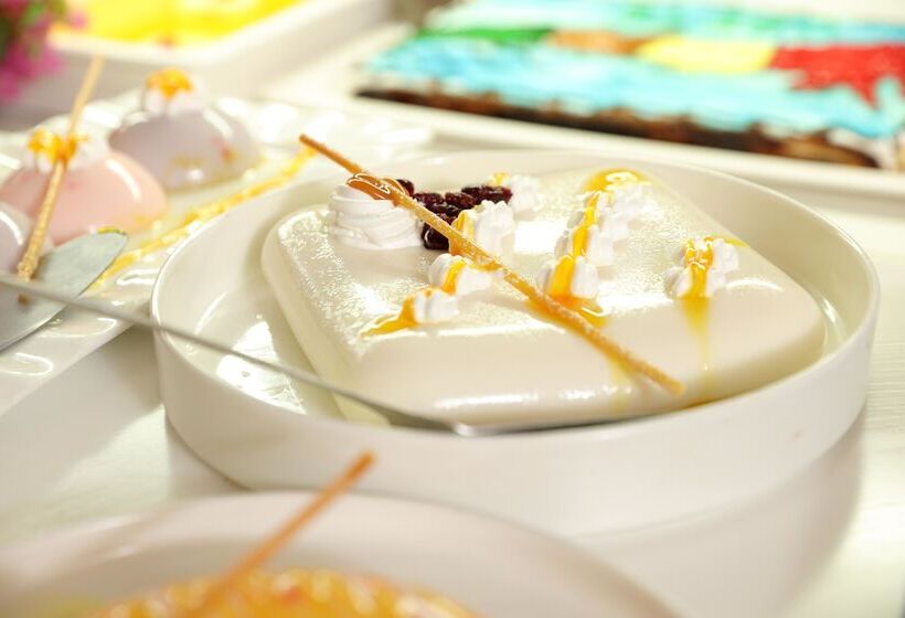 Отель Eri Beach & Village