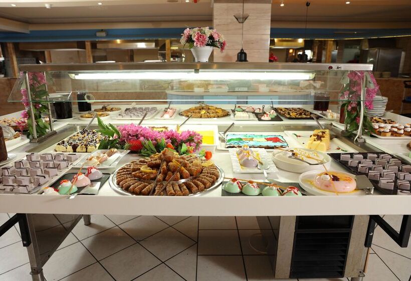 Отель Eri Beach & Village