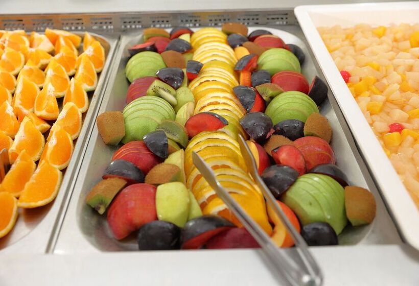 Отель Eri Beach & Village