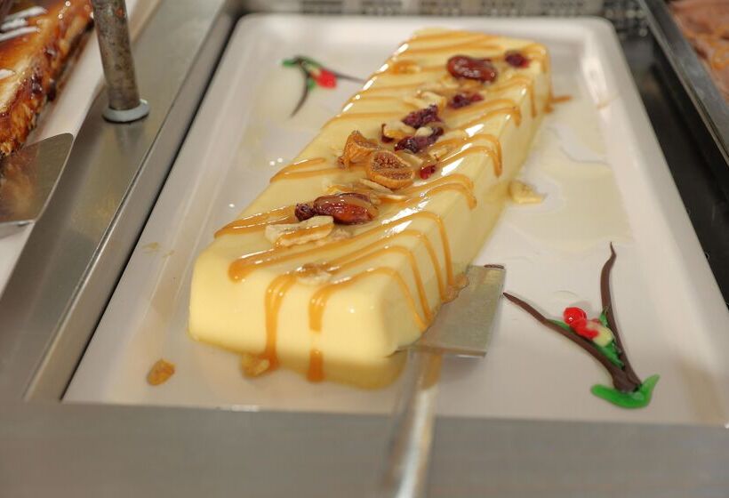 Отель Eri Beach & Village