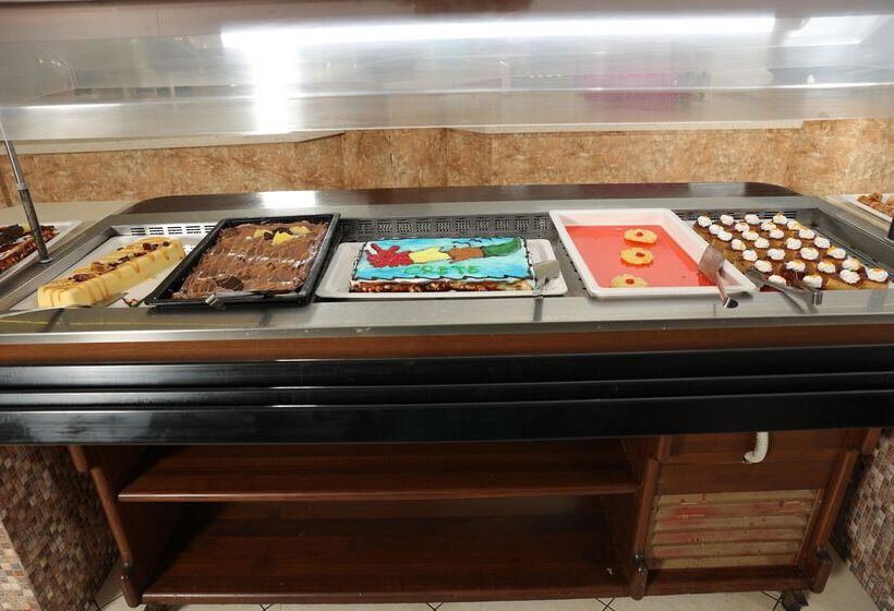 Отель Eri Beach & Village