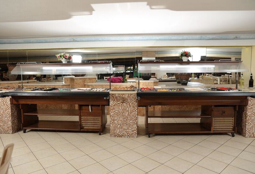 Отель Eri Beach & Village