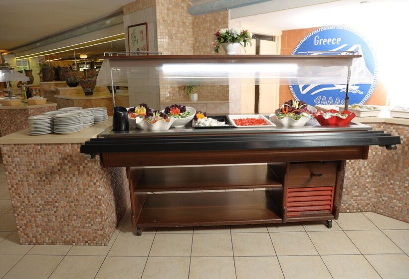 Отель Eri Beach & Village