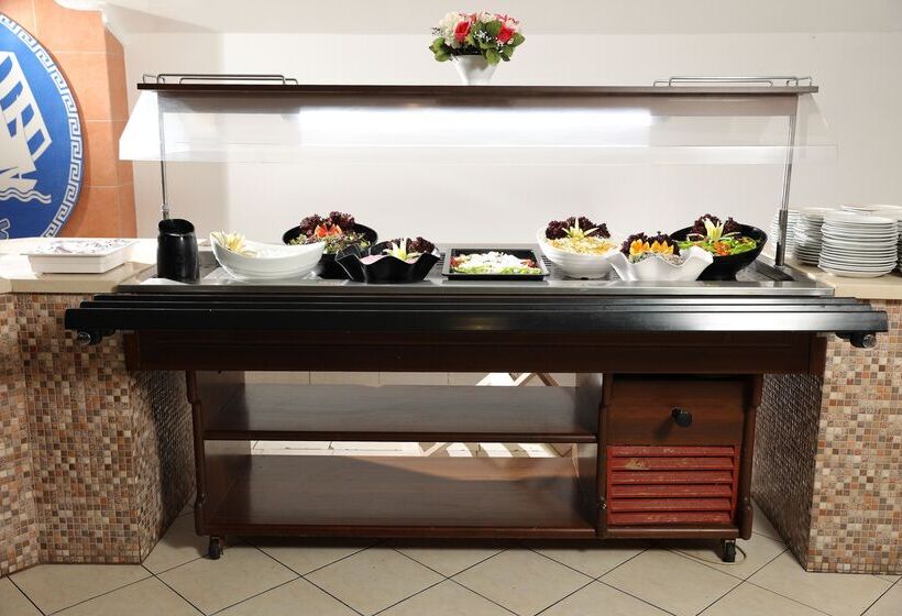 Отель Eri Beach & Village