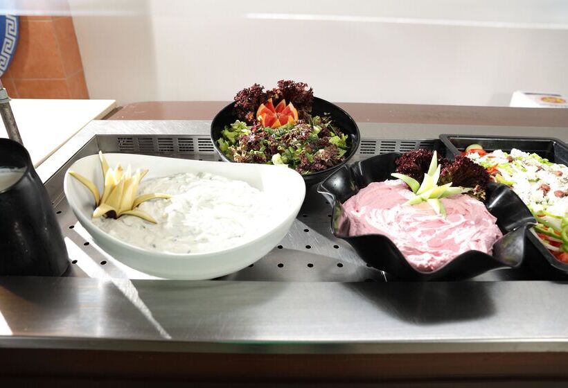 Отель Eri Beach & Village