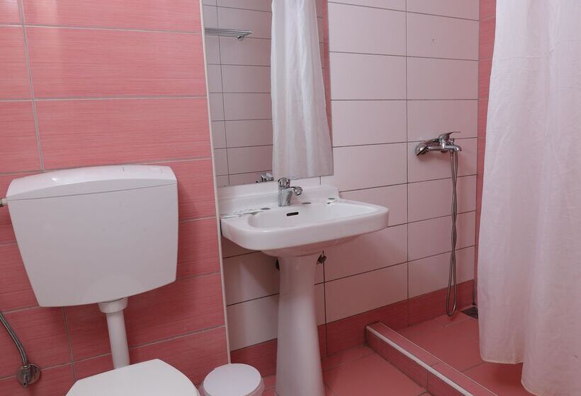 Отель Eri Beach & Village