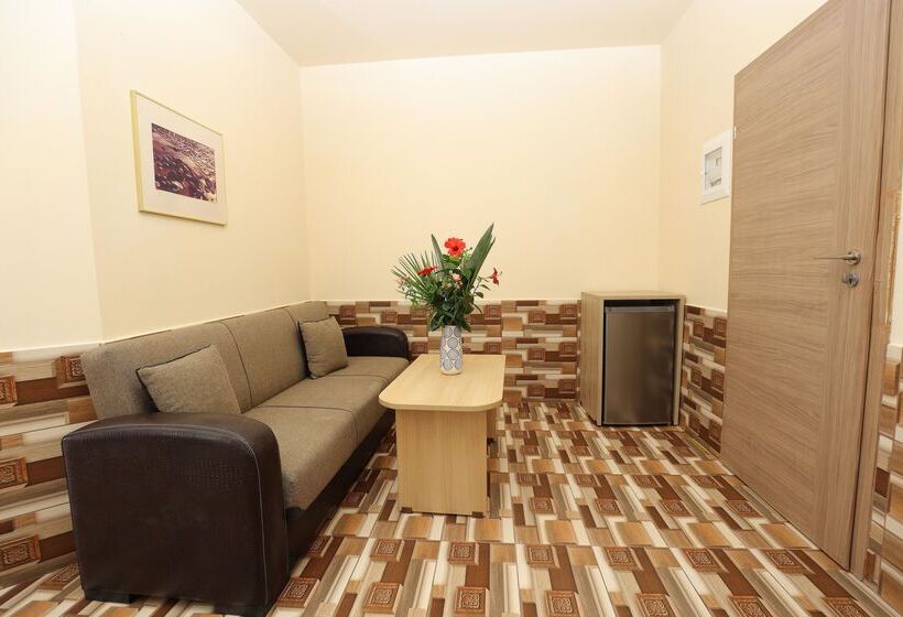 Отель Eri Beach & Village