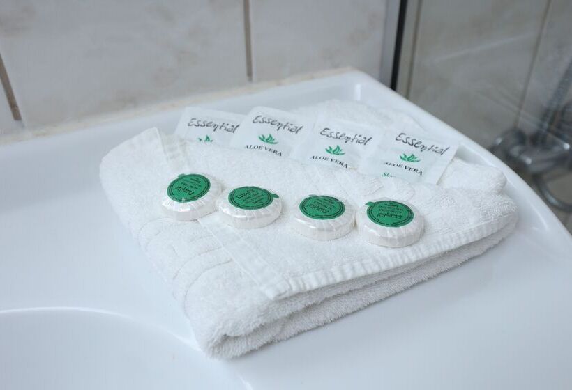 Отель Eri Beach & Village