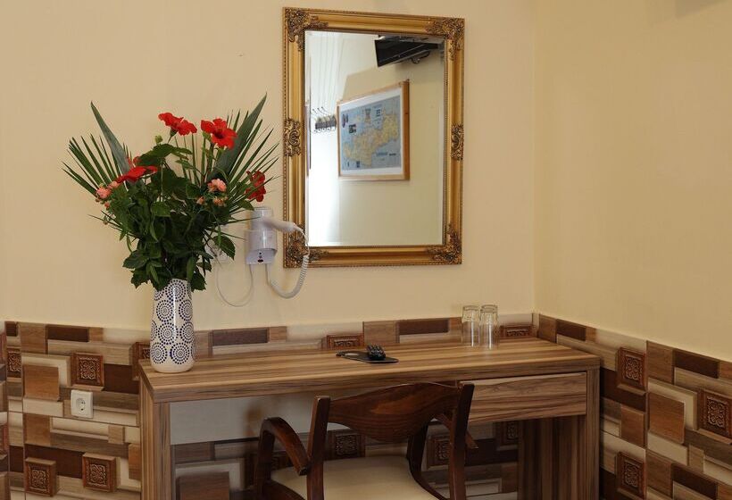 Отель Eri Beach & Village