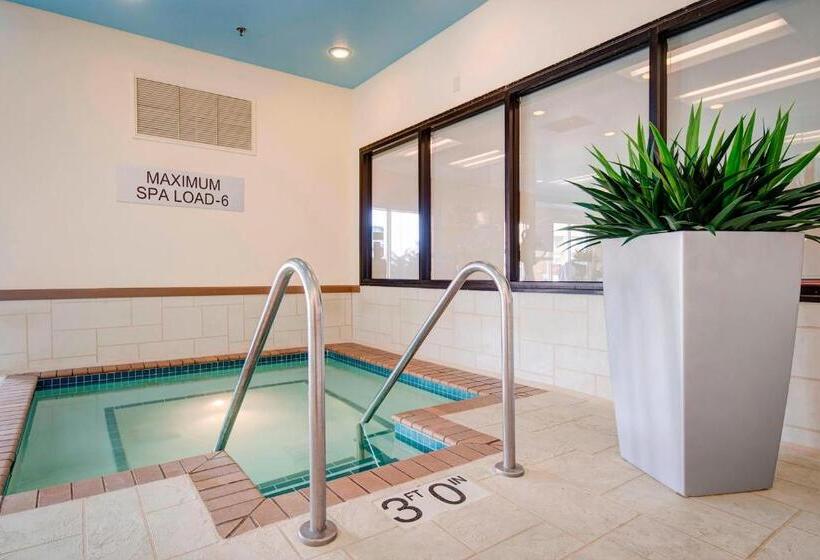 Отель Comfort Inn & Suites Green Bay Stadium Area