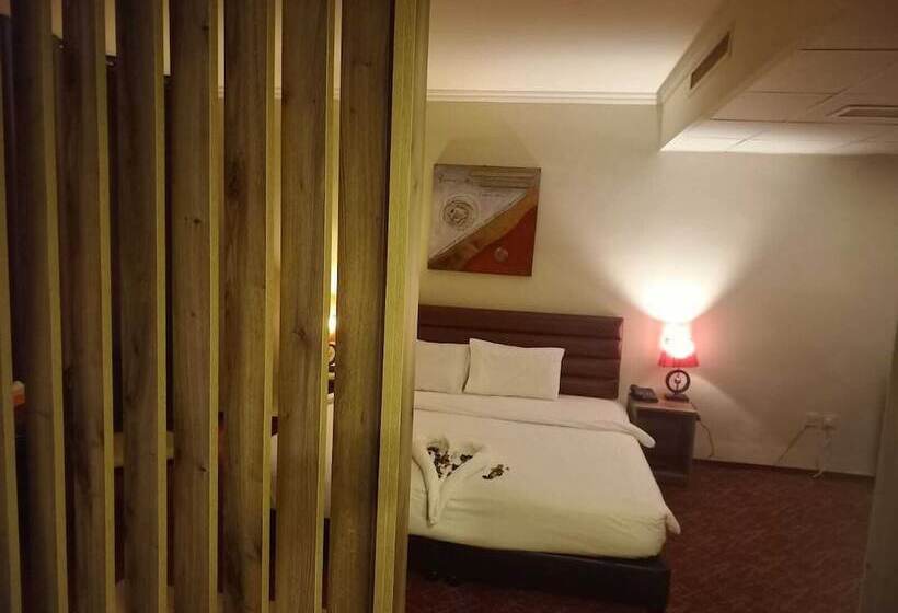 هتل The Signature