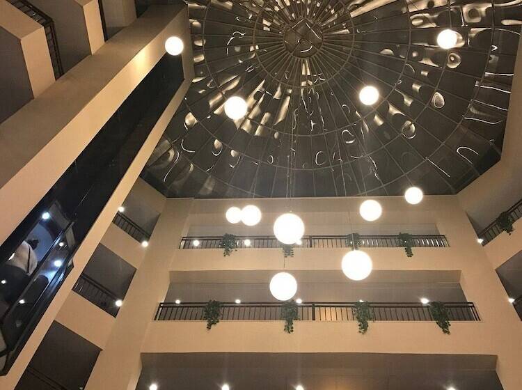 هتل The Signature