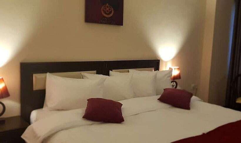 هتل The Signature