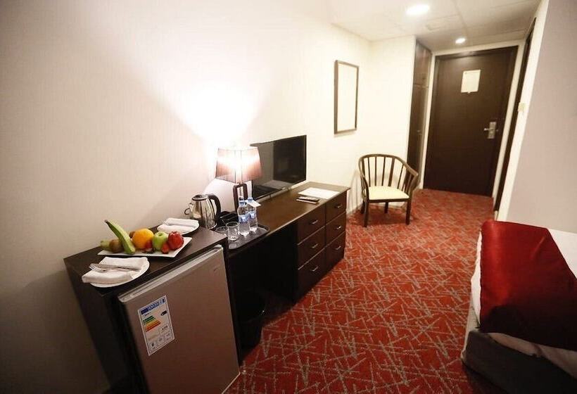 هتل The Signature