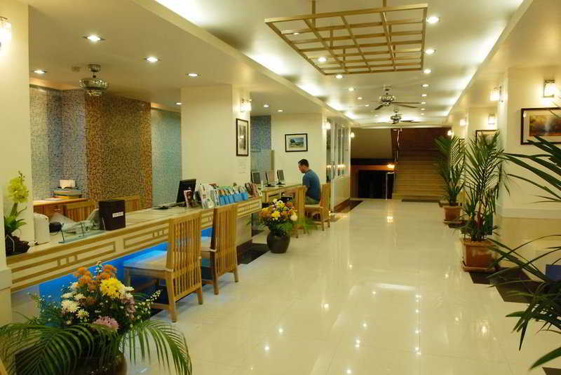 فندق First Residence