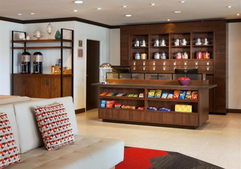 ホテル Four Points By Sheraton San Francisco Airport