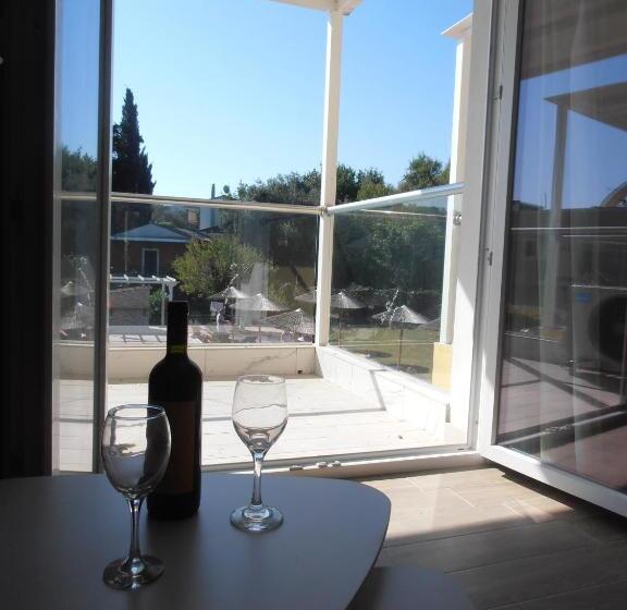 فندق Frosini Gardens