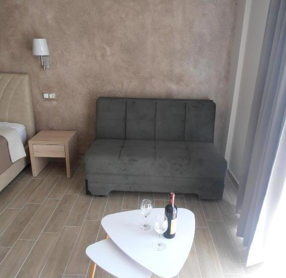 فندق Frosini Gardens