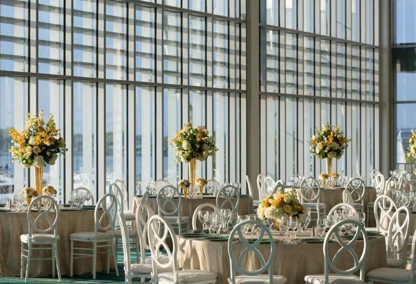 Отель Gaylord National Resort & Convention Center