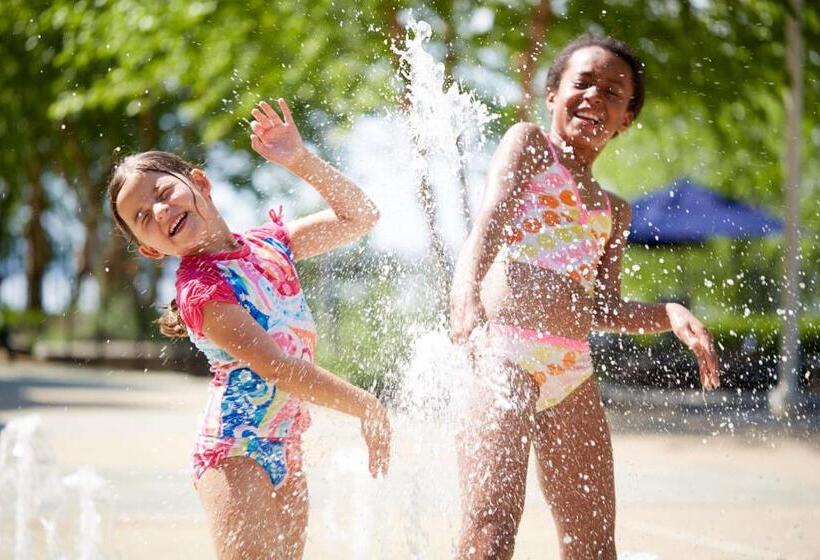 هتل Gaylord National Resort & Convention Center