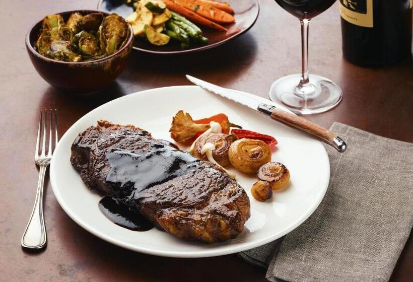 Отель Gaylord National Resort & Convention Center