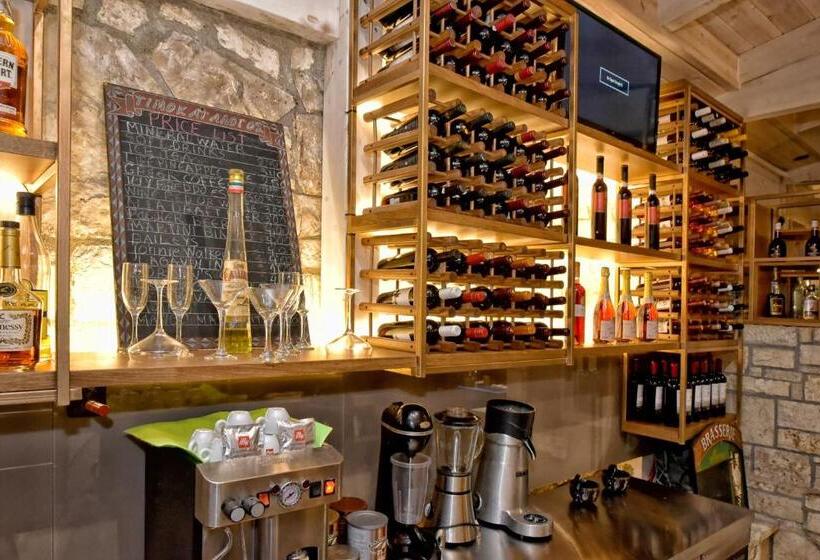 Georgia S Garden By Omilos Hotels