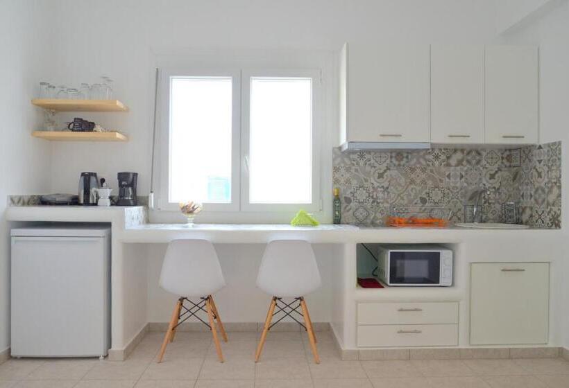 Отель Glaronisia