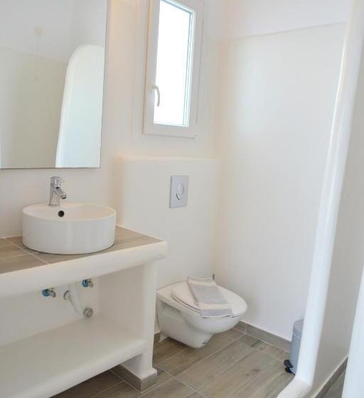 Отель Glaronisia