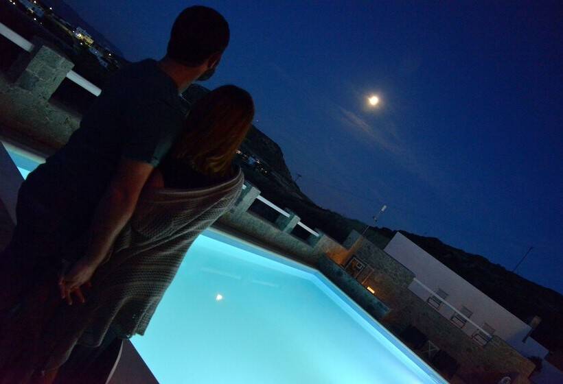 Отель Glaronisia