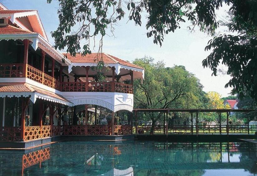 هتل Governor S Residence