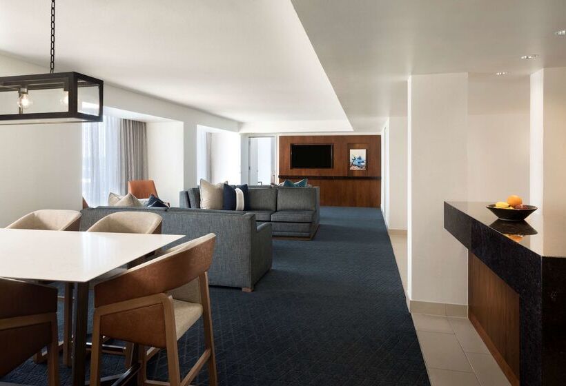 Отель Grand Hyatt San Antonio River Walk