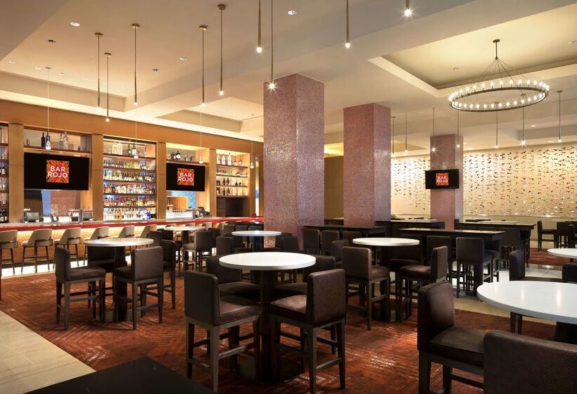 Отель Grand Hyatt San Antonio River Walk