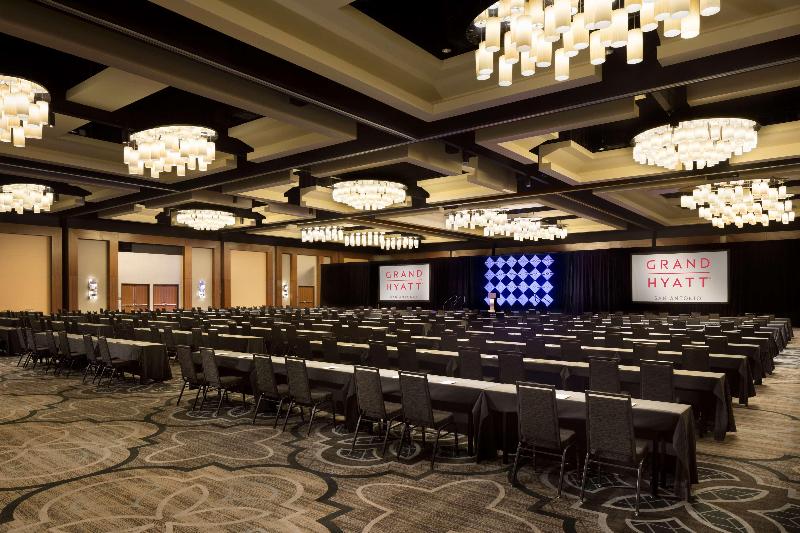 Отель Grand Hyatt San Antonio River Walk