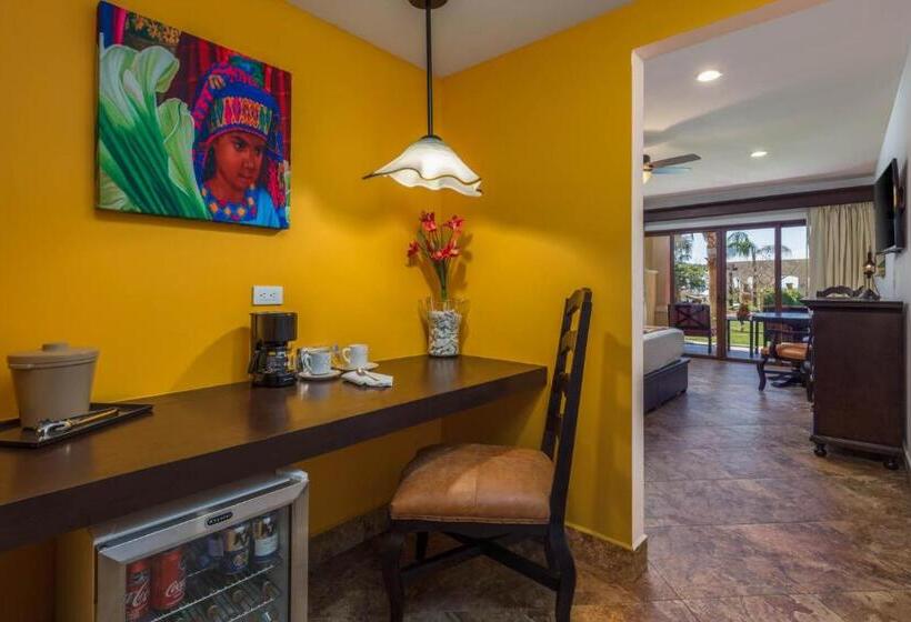 Hotel Hacienda Encantada Resort & Residences