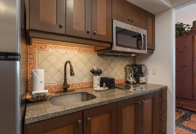 Hotel Hacienda Encantada Resort & Residences