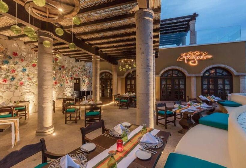 Hotel Hacienda Encantada Resort & Residences