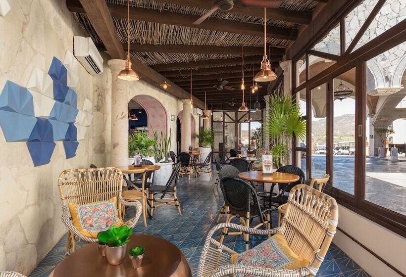 Hotel Hacienda Encantada Resort & Residences