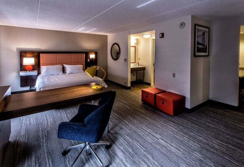 فندق Hampton Inn & Suites Staten Island