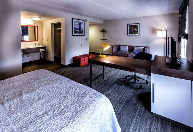 فندق Hampton Inn & Suites Staten Island