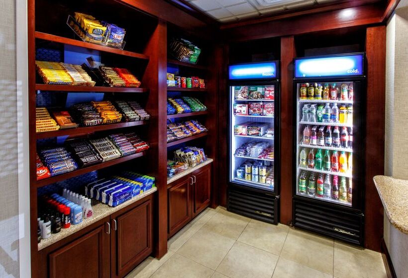 فندق Hampton Inn & Suites Staten Island